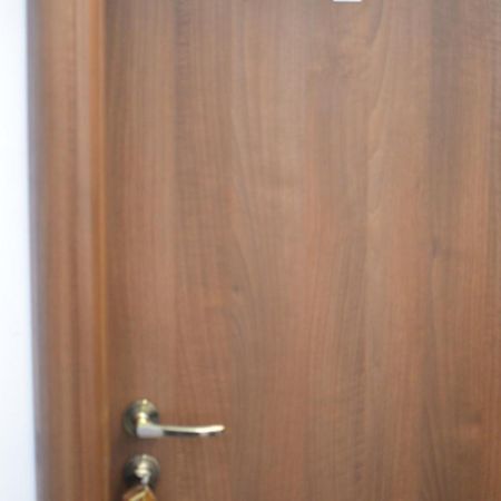 Vila Cu Trandafiri Cozy Apartments 2 Camere Bragadiru Luaran gambar