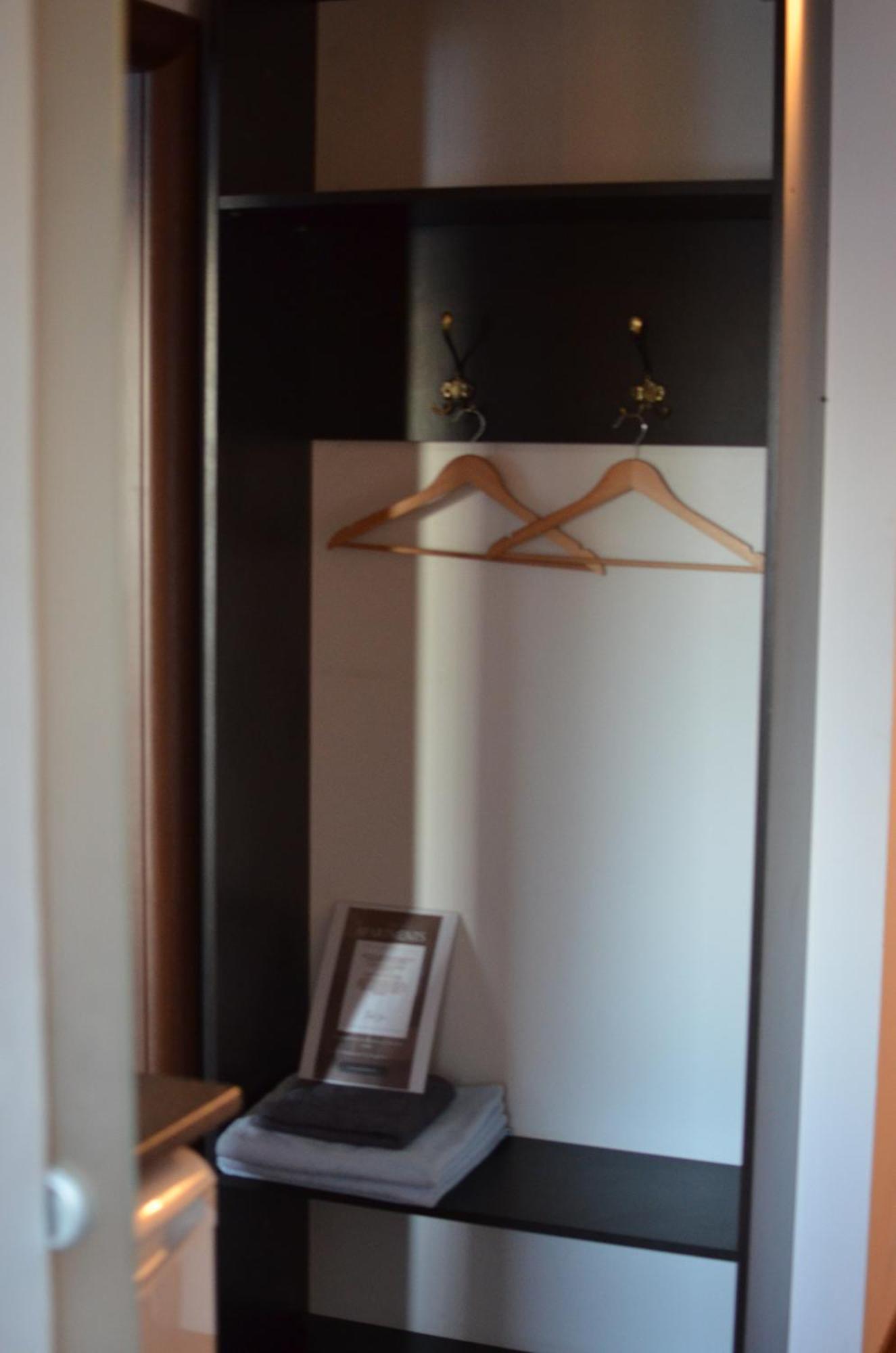 Vila Cu Trandafiri Cozy Apartments 2 Camere Bragadiru Luaran gambar