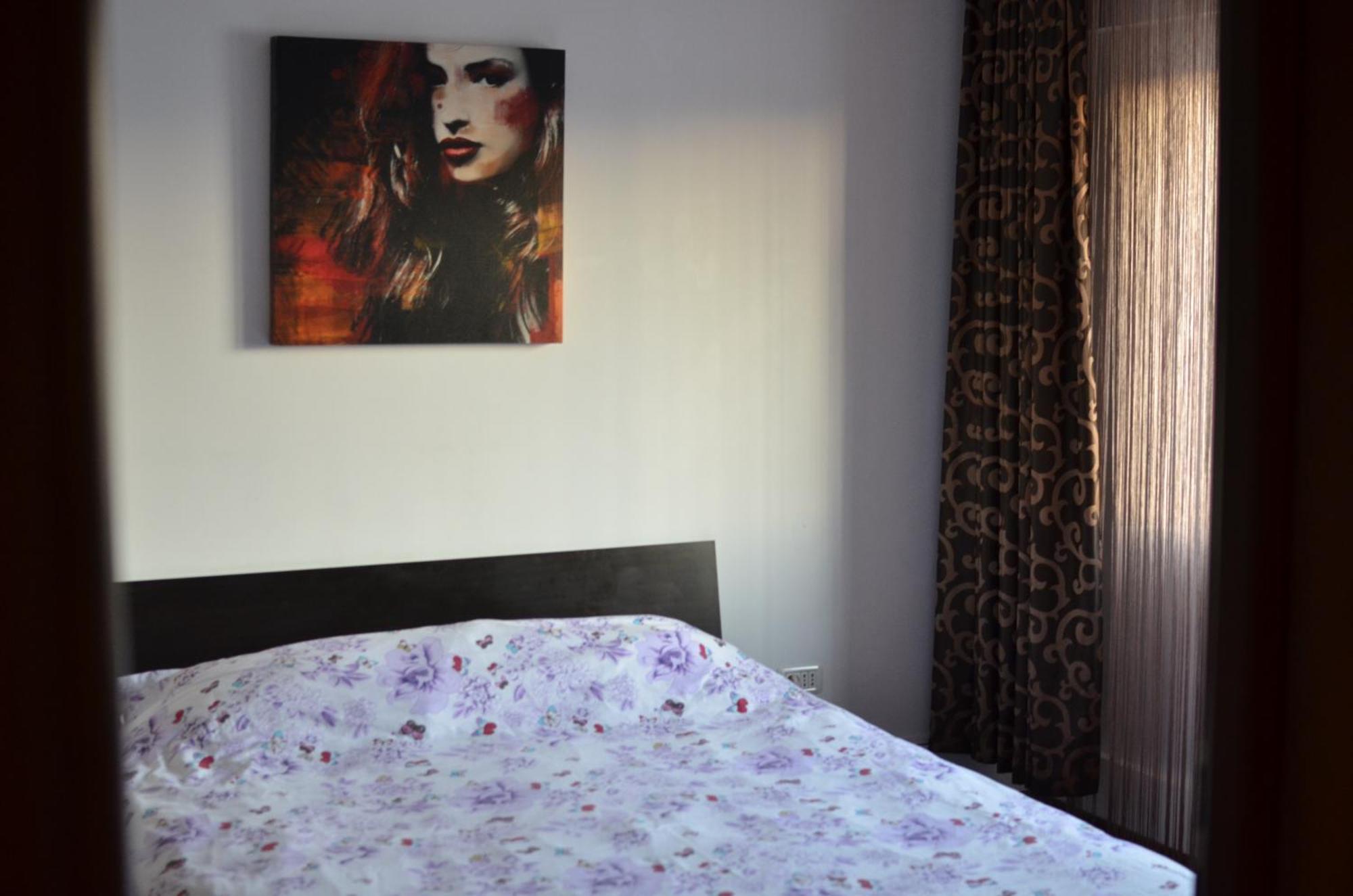 Vila Cu Trandafiri Cozy Apartments 2 Camere Bragadiru Luaran gambar