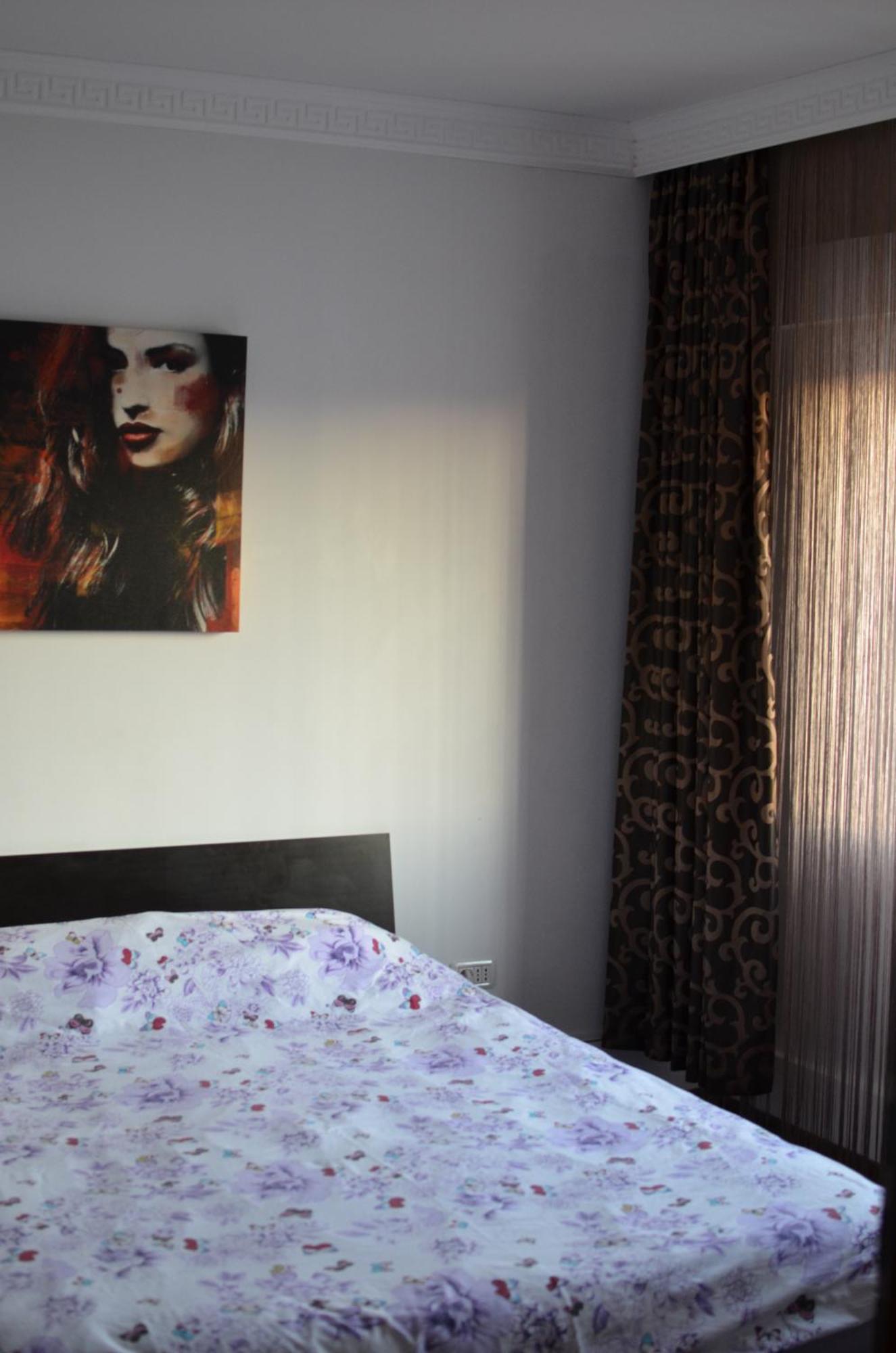 Vila Cu Trandafiri Cozy Apartments 2 Camere Bragadiru Luaran gambar